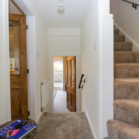 Tram Lane Nyaraló *