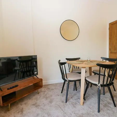 Nyaraló Tram Lane *